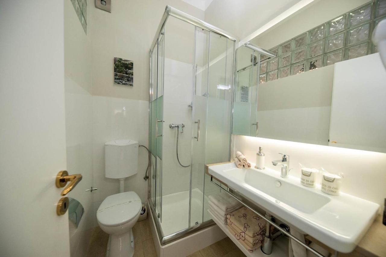 Apartmani Marion ซริกเวนิซา ภายนอก รูปภาพ