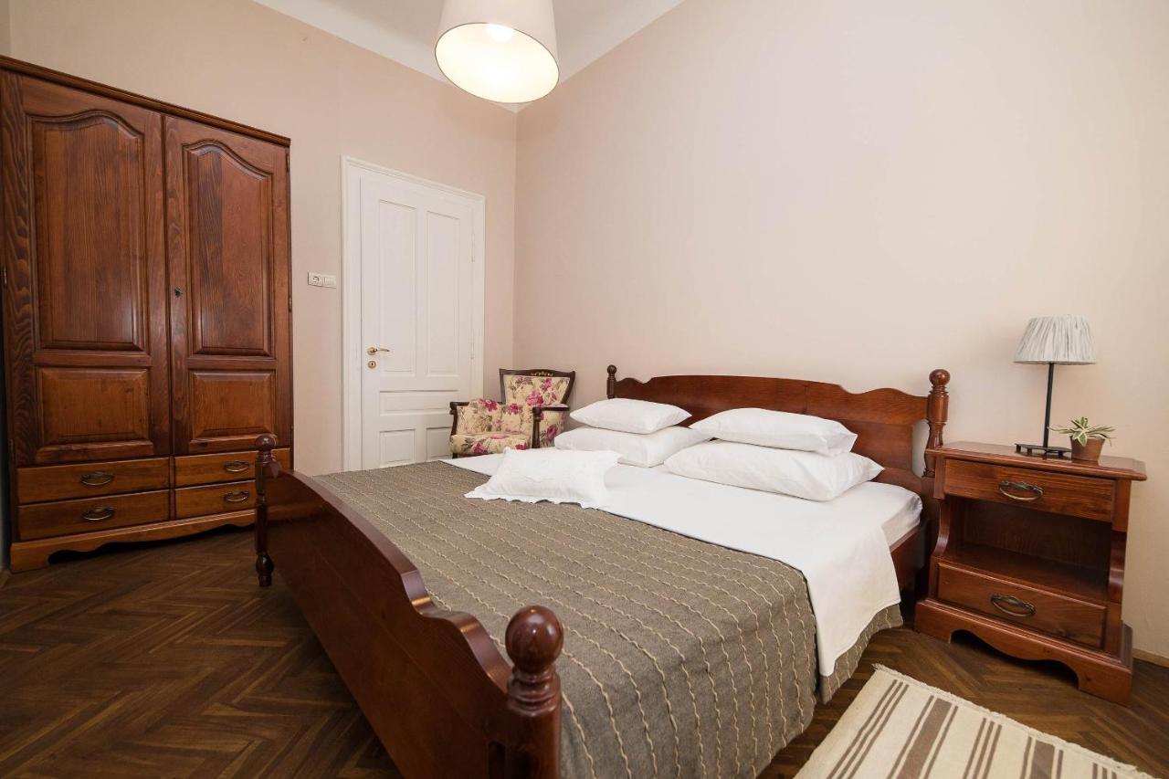 Apartmani Marion ซริกเวนิซา ภายนอก รูปภาพ