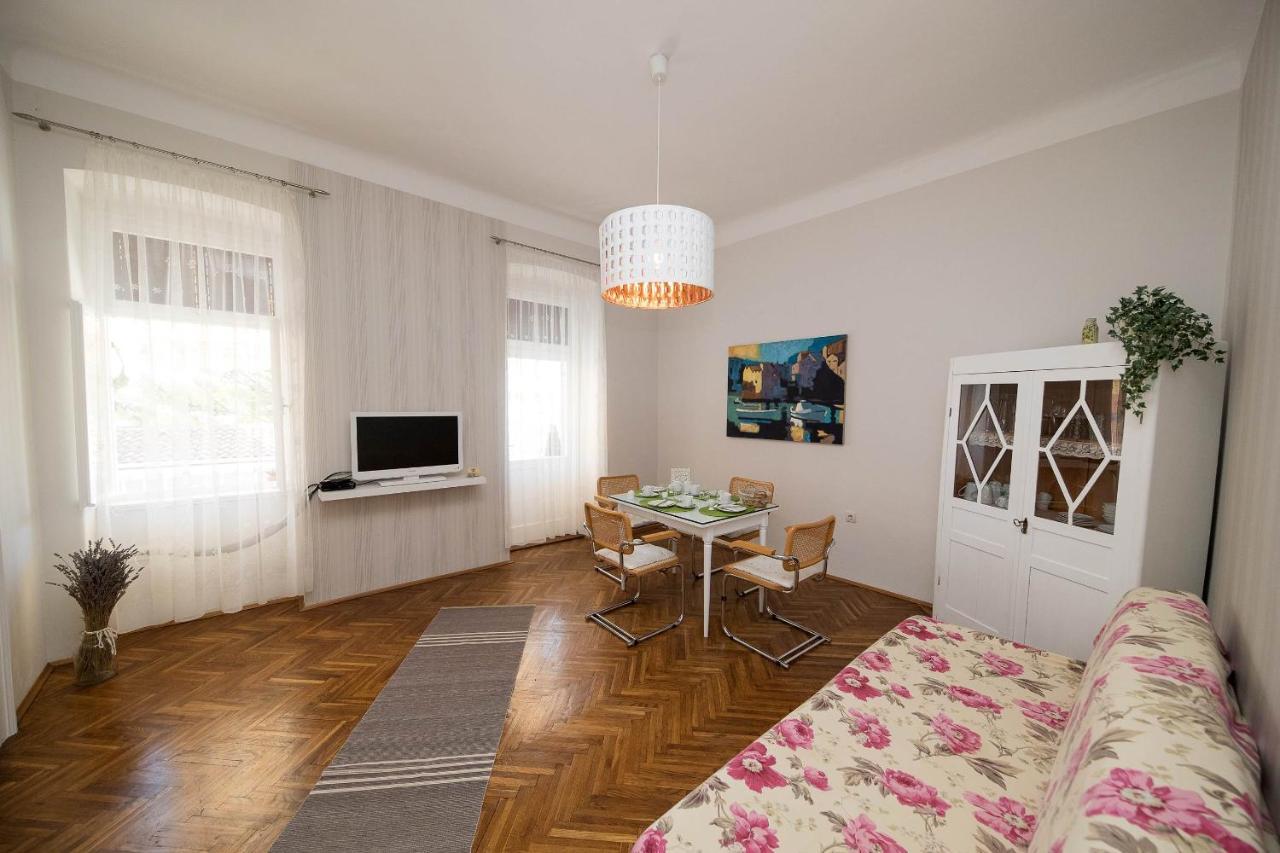 Apartmani Marion ซริกเวนิซา ภายนอก รูปภาพ