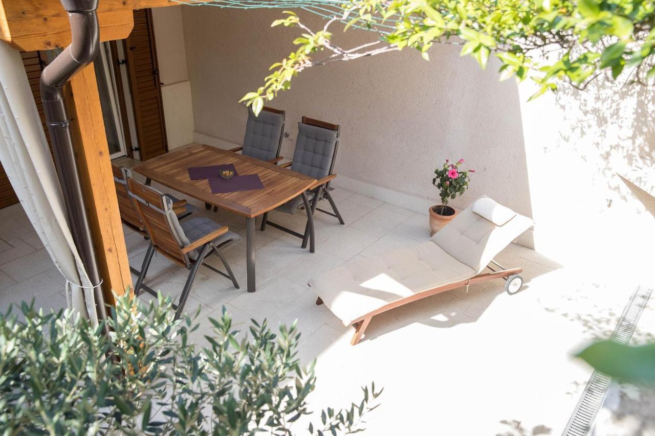 Apartmani Marion ซริกเวนิซา ภายนอก รูปภาพ