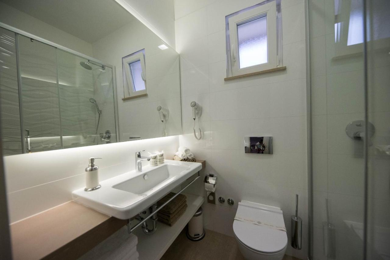 Apartmani Marion ซริกเวนิซา ภายนอก รูปภาพ