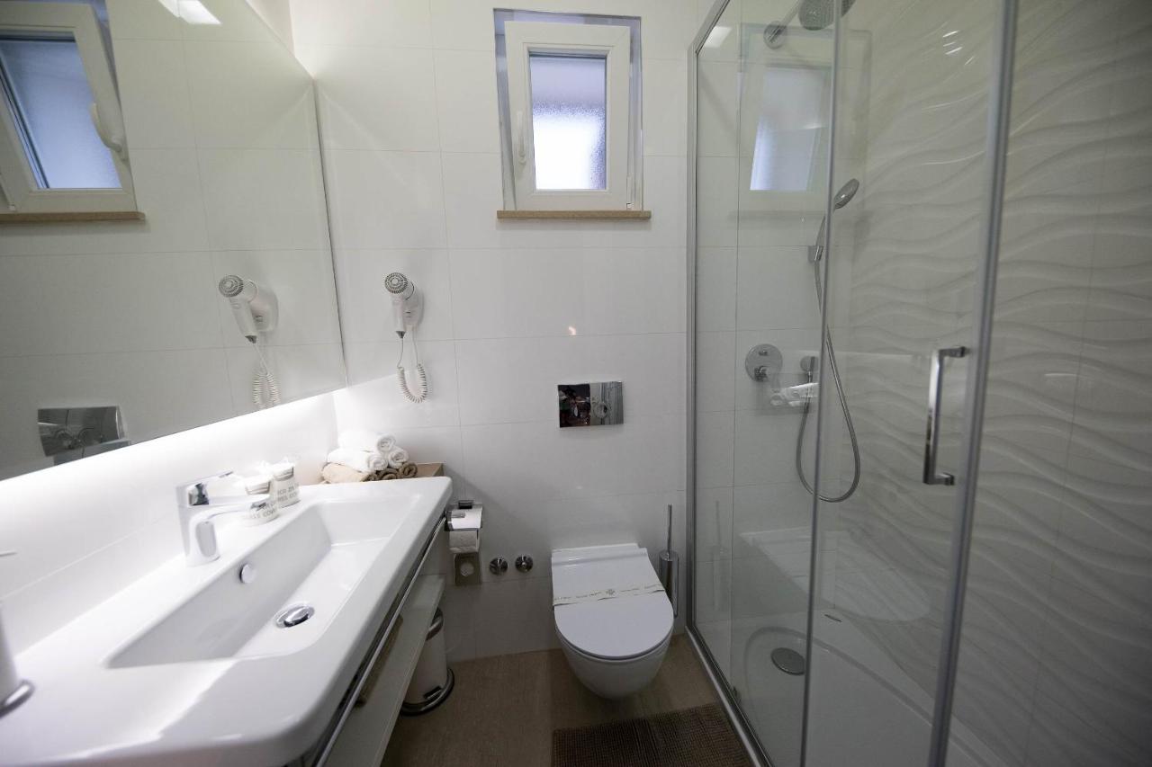 Apartmani Marion ซริกเวนิซา ภายนอก รูปภาพ